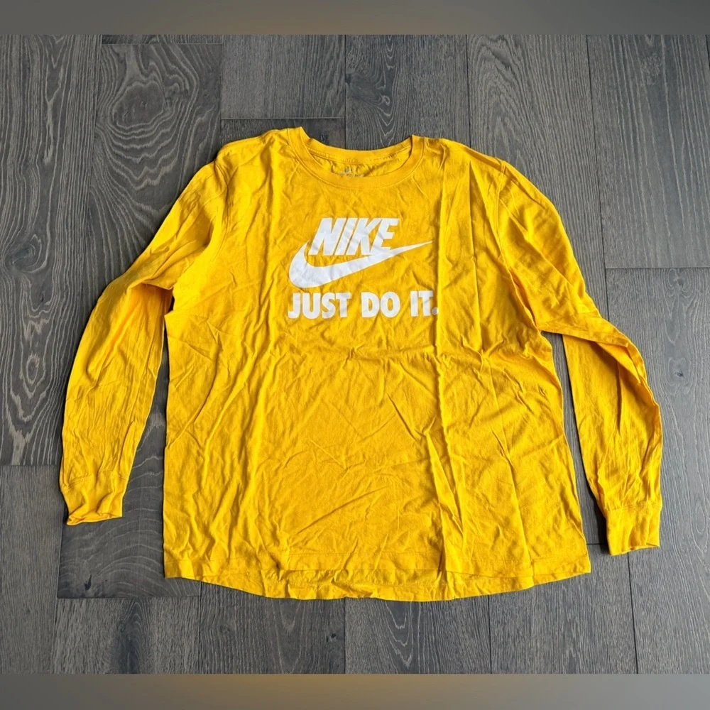 Nike The Nike Tee Long Sleeve in Yellow Size XXL